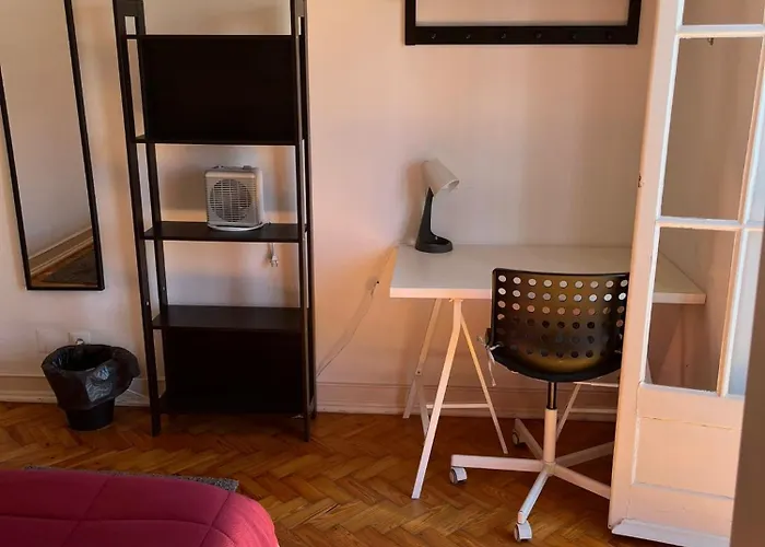 Alvalade II Airport Guest House